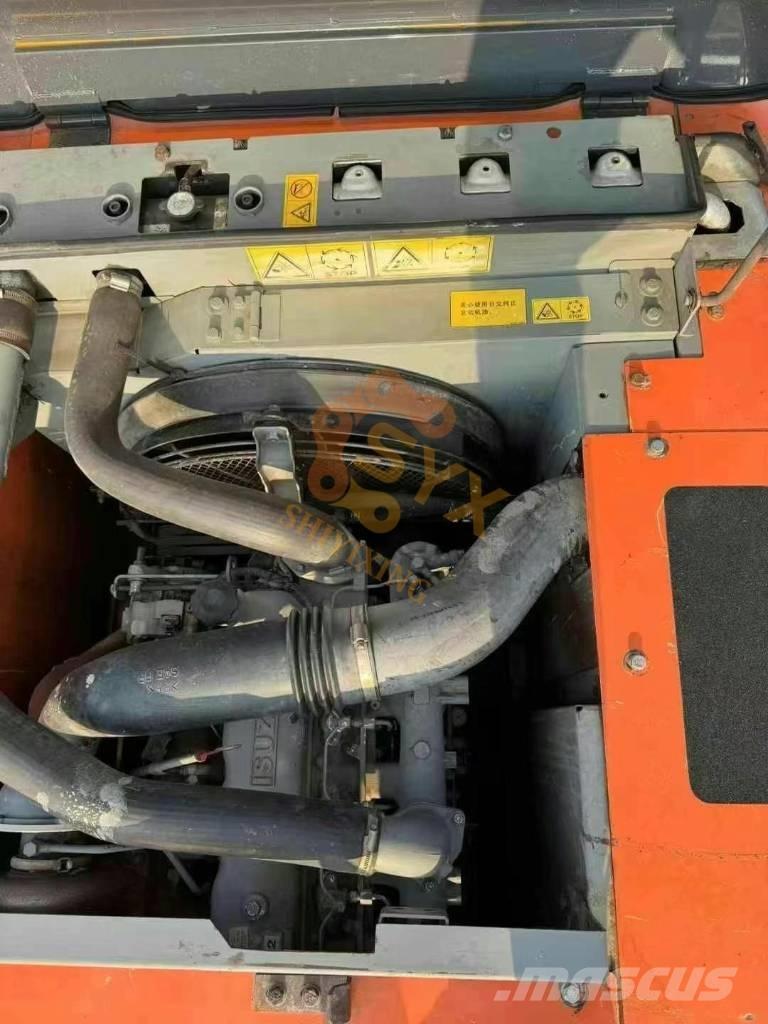 Hitachi ZX 200 Pásová rýpadla