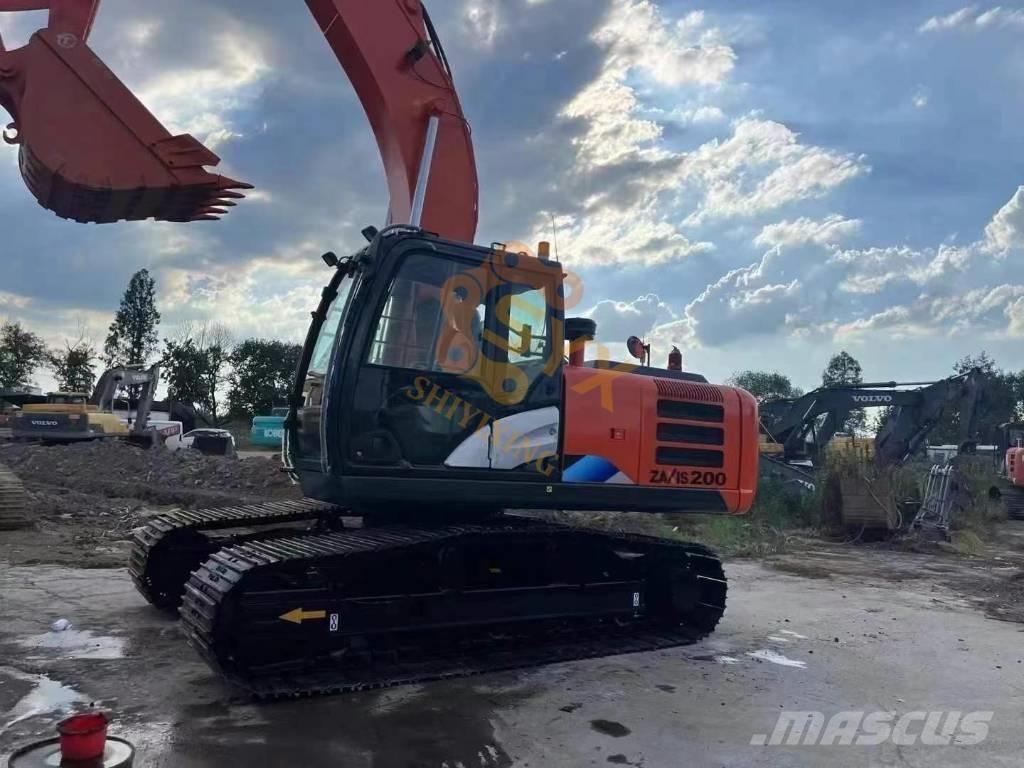 Hitachi ZX 200 Pásová rýpadla