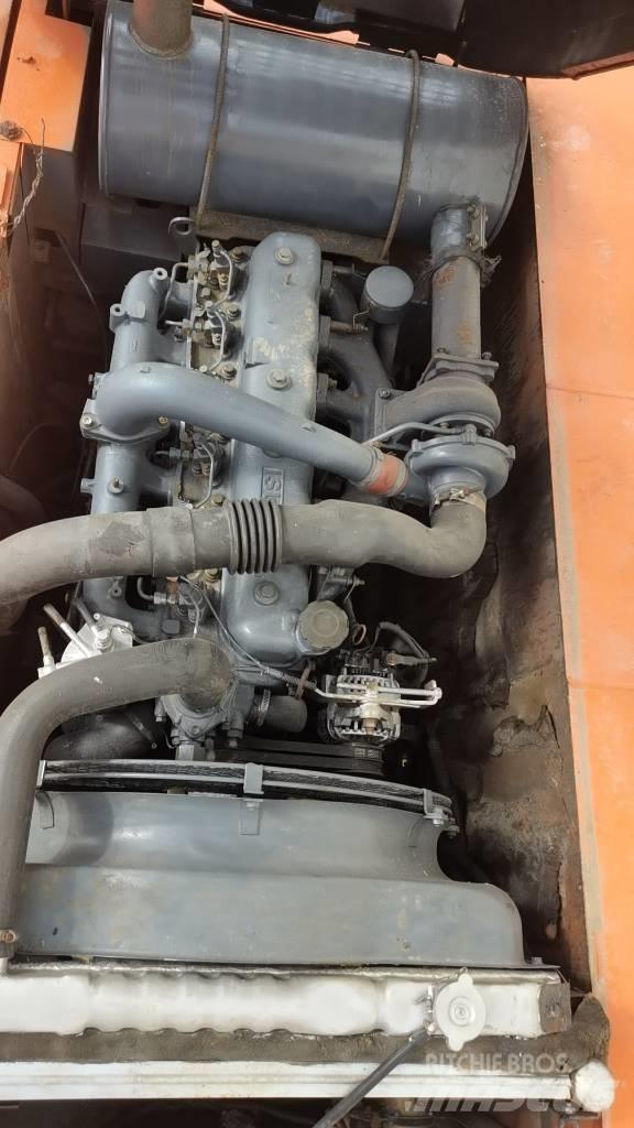 Hitachi EX 200-5 Pásová rýpadla