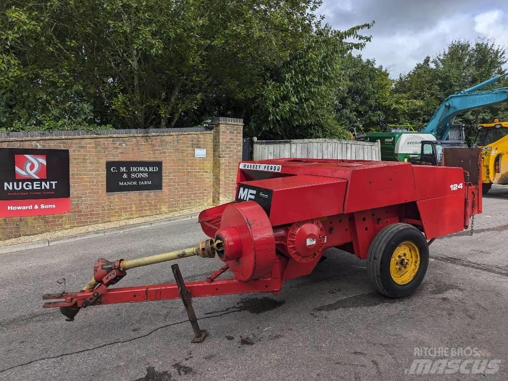 Massey Ferguson 124 Lis na hranaté balíky