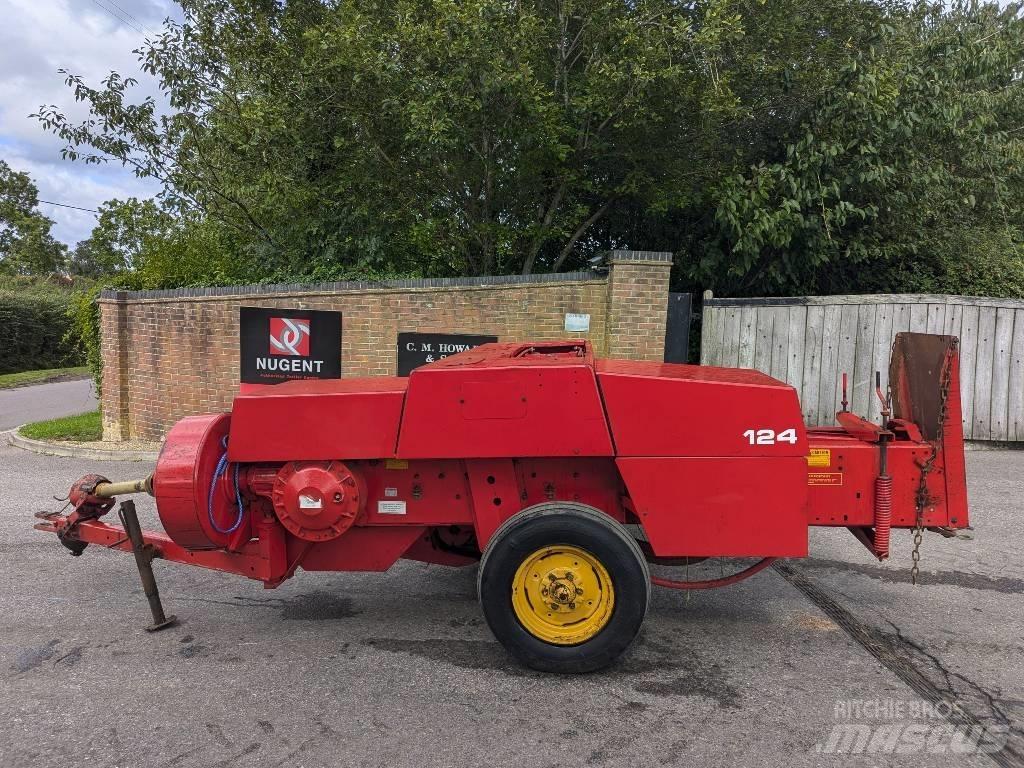 Massey Ferguson 124 Lis na hranaté balíky