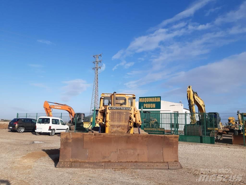 Komatsu D 85 E-12 Pásové dozery