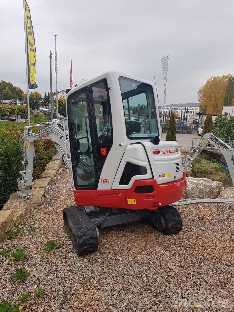 Takeuchi TB225 Mini rýpadla < 7t