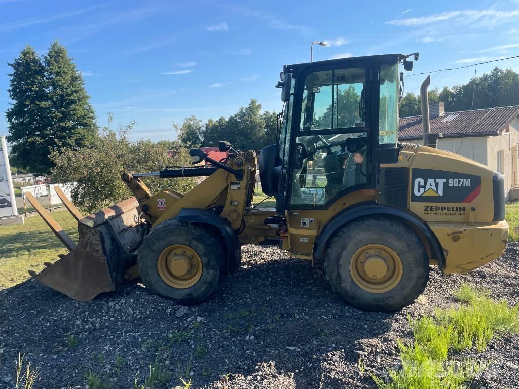 CAT 907 M Kolové nakladače