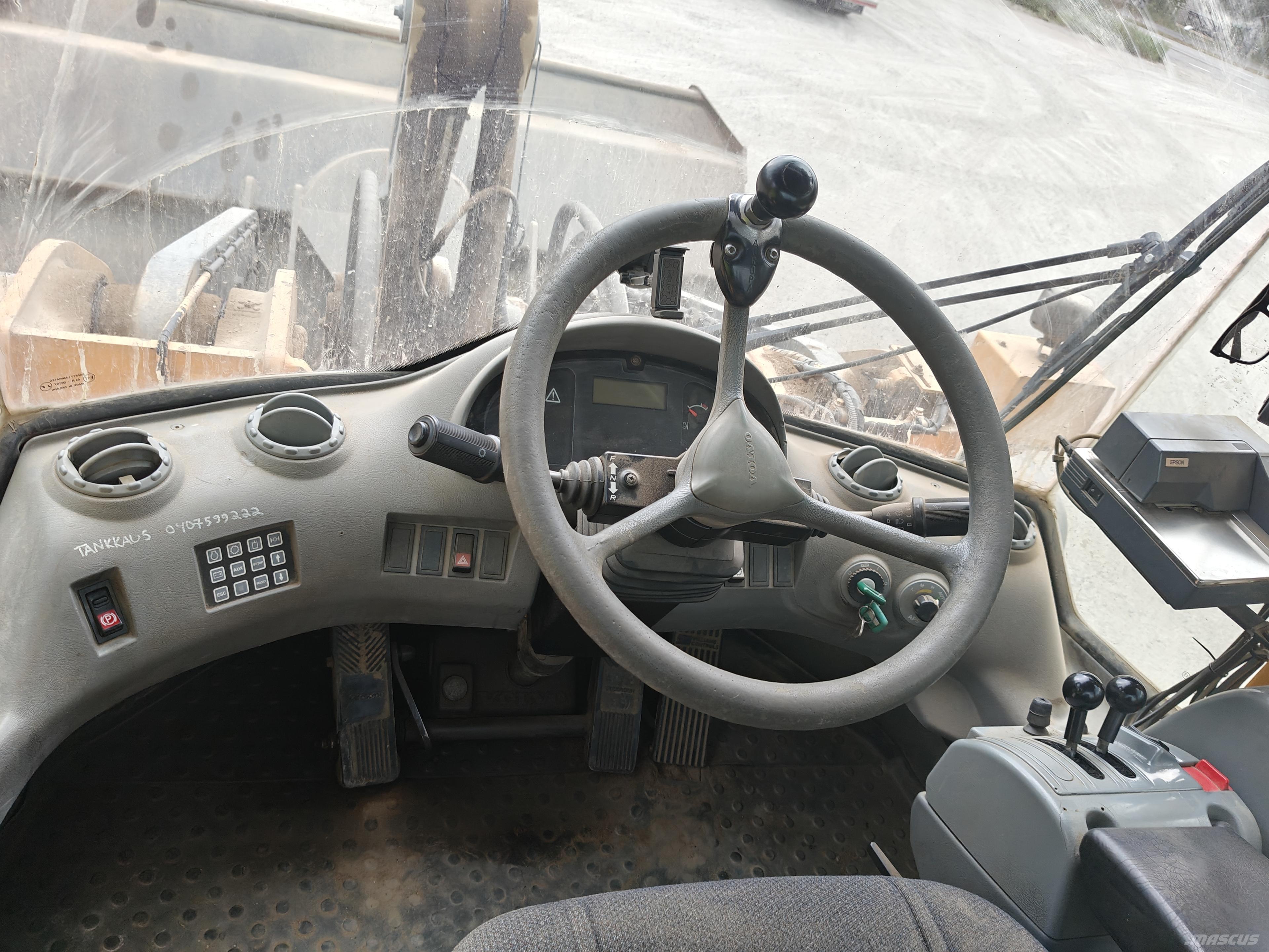 Volvo L 220 E Kolové nakladače