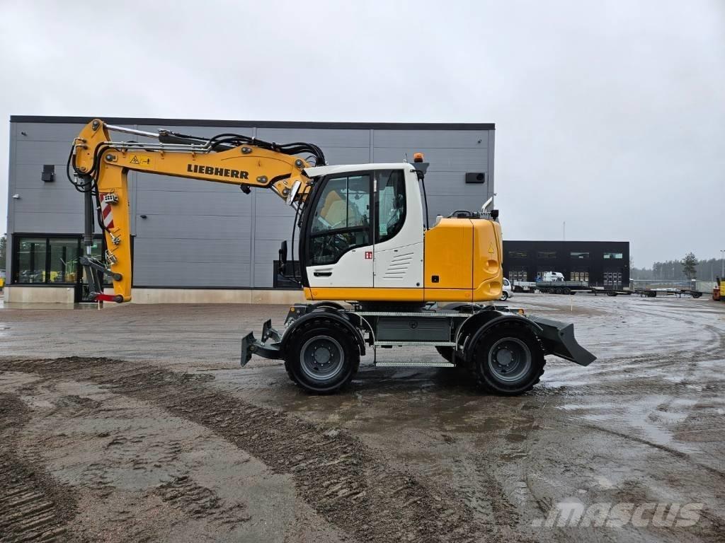 Liebherr 913 Compact Kolová rýpadla
