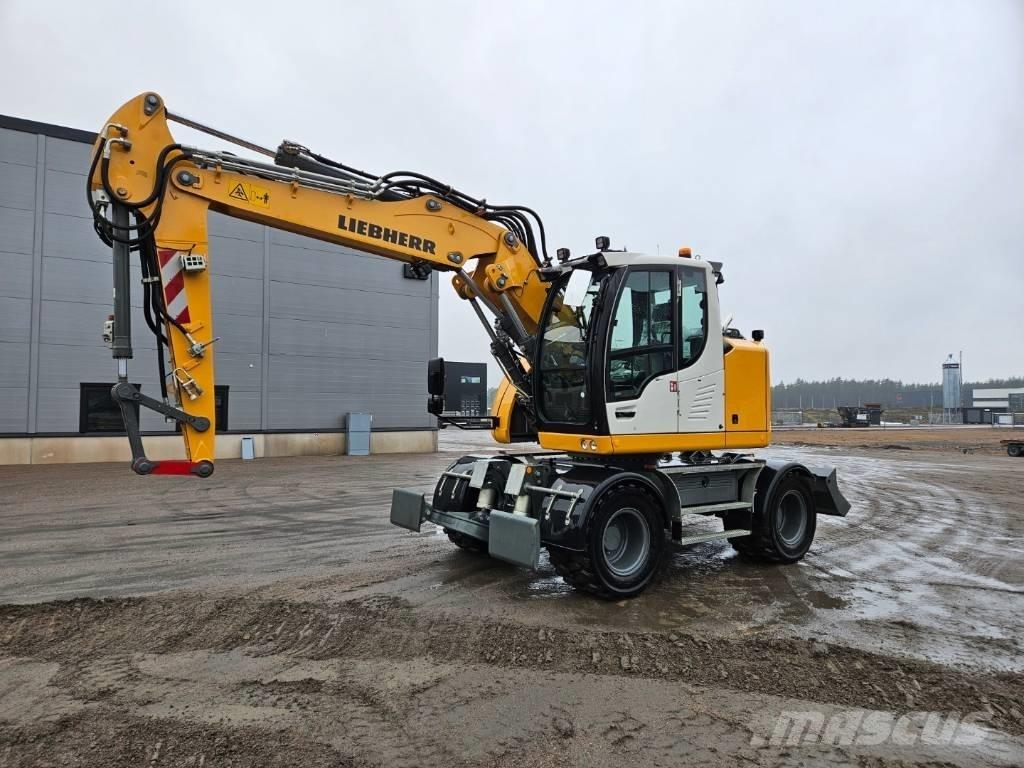 Liebherr 913 Compact Kolová rýpadla