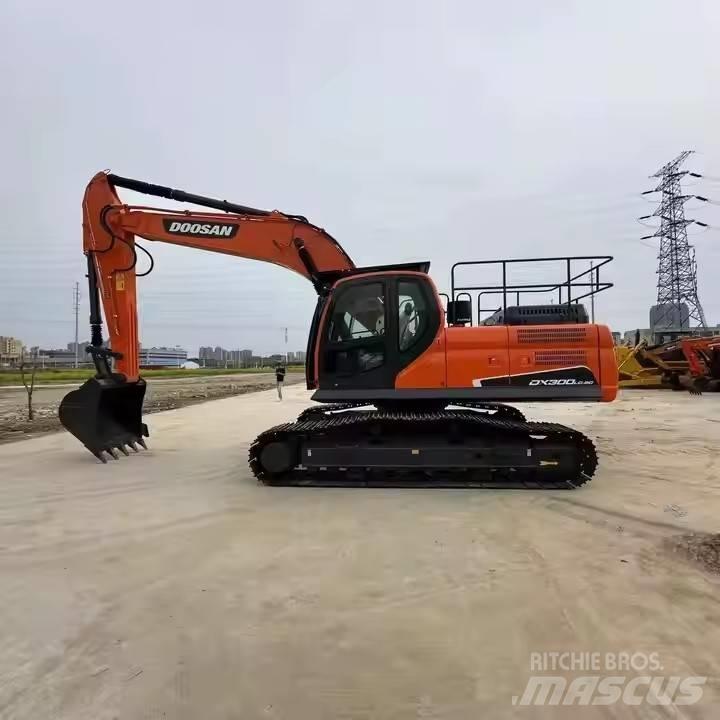 Doosan DX300LC Pásová rýpadla