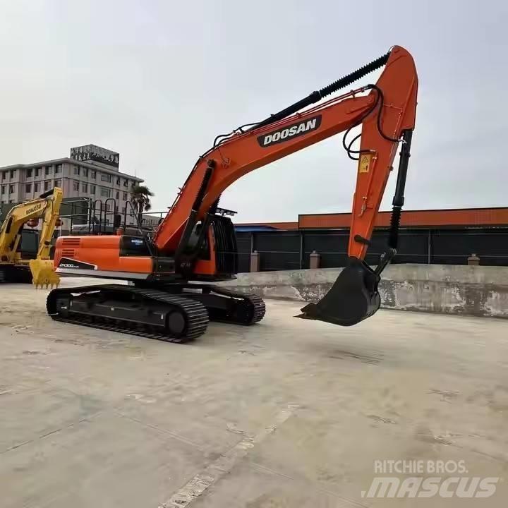 Doosan DX300LC Pásová rýpadla