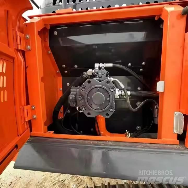 Doosan DX300LC Pásová rýpadla