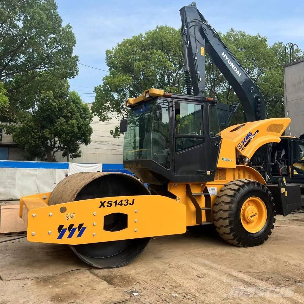 XCMG 143J Tahačové válce