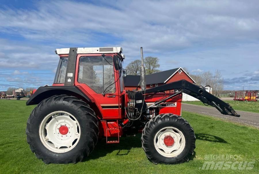 Case IH 844 XL Traktory