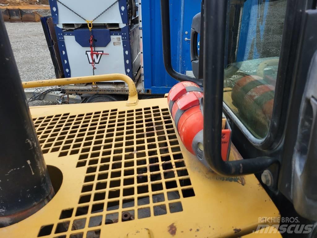 CAT D 8 T Pásové dozery