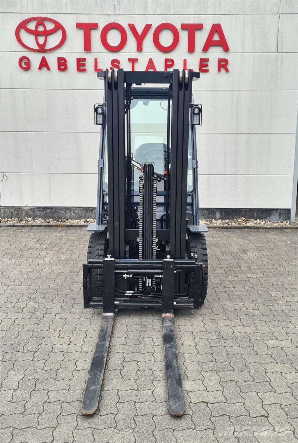 Toyota 52-8FDF25 Dieselové vozíky