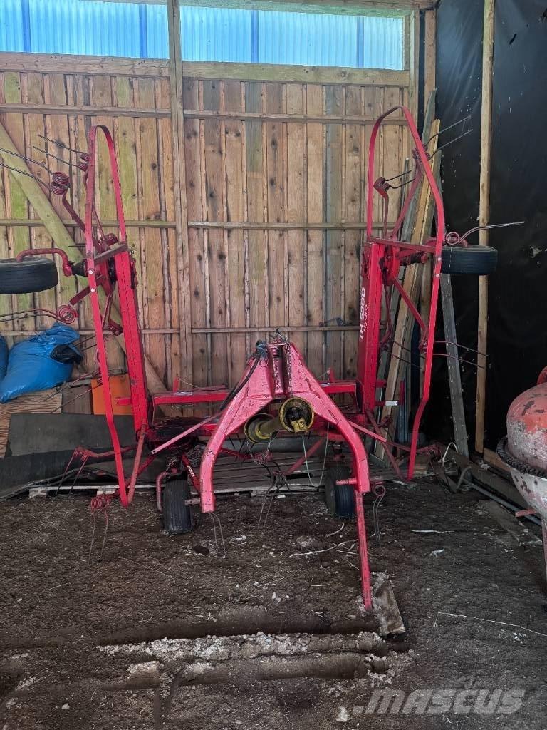 Fella 5200 Hydro Obraceče a shrabovače sena