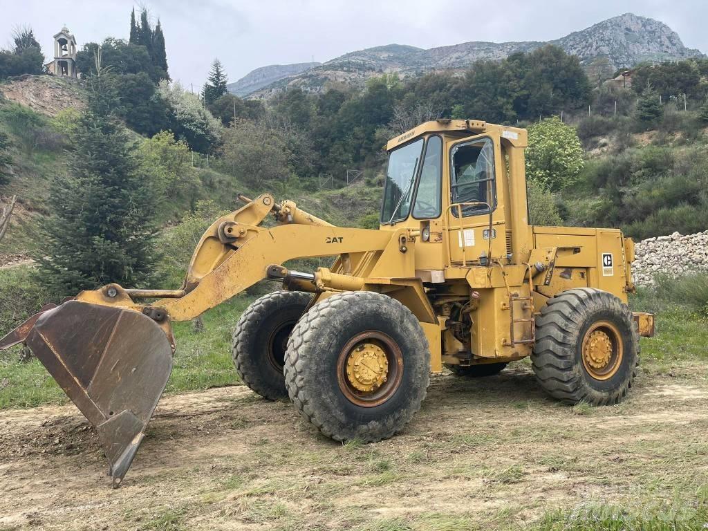 CAT 950B Kolové nakladače