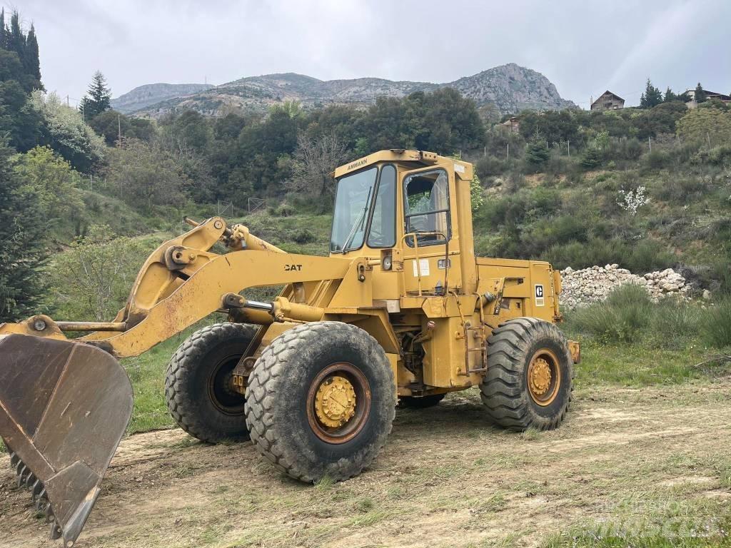 CAT 950B Kolové nakladače