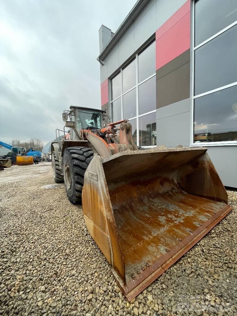 Hitachi ZW 310-6 Kolové nakladače