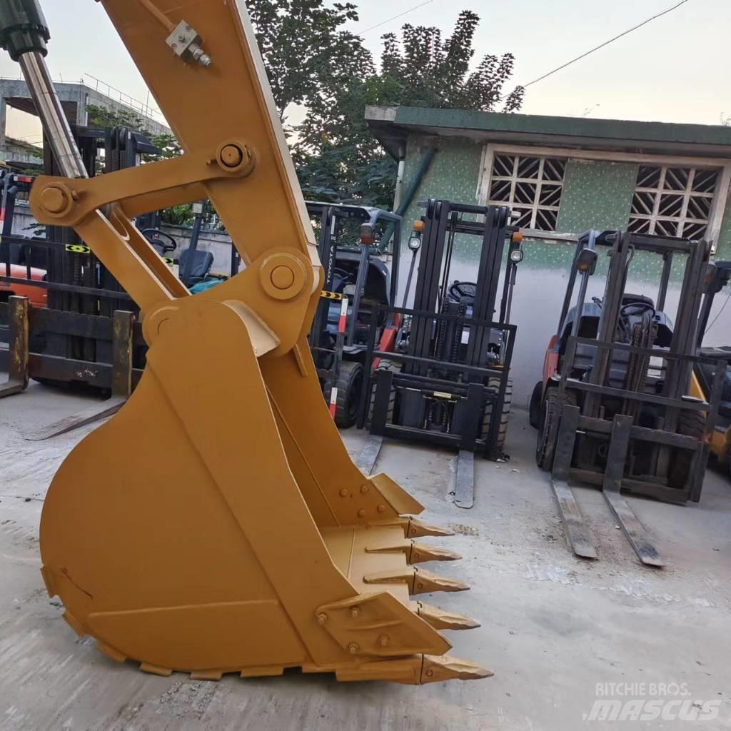 CAT 330 D Pásová rýpadla