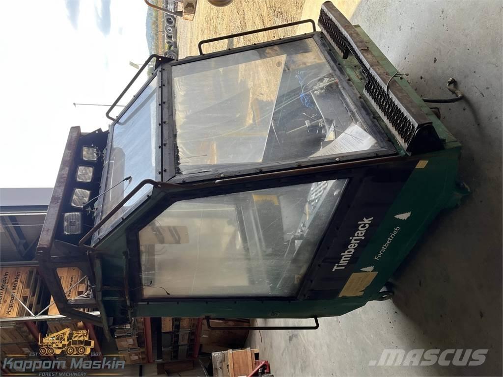 Timberjack 1270 Kabiny a interiér