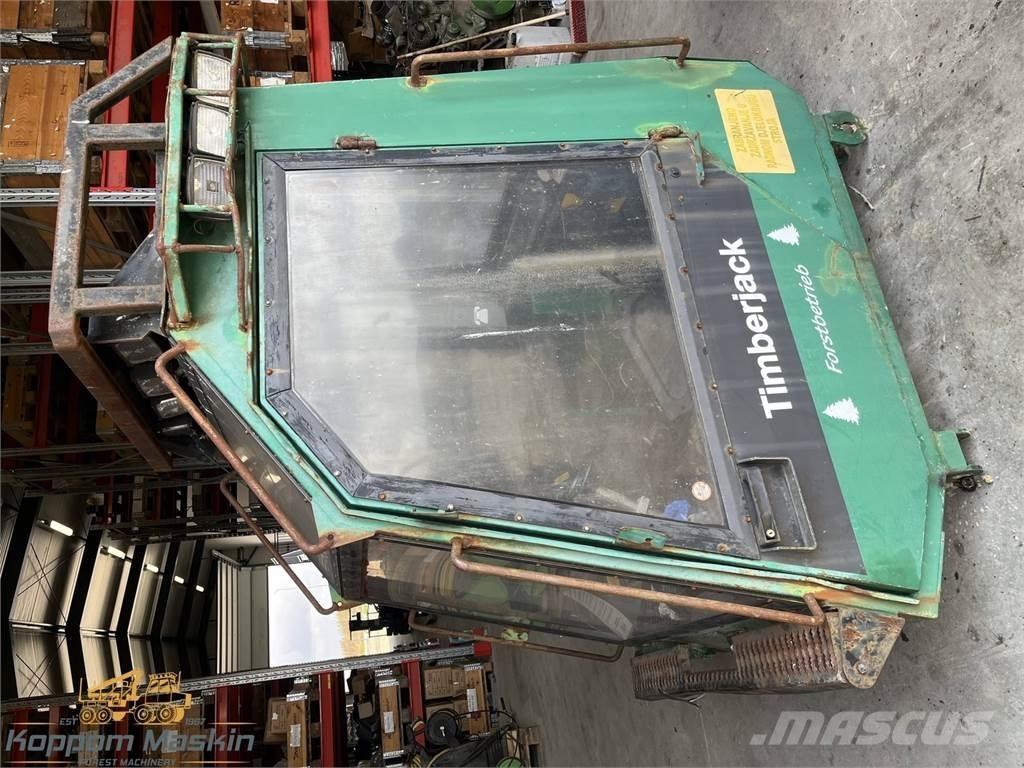 Timberjack 1270 Kabiny a interiér