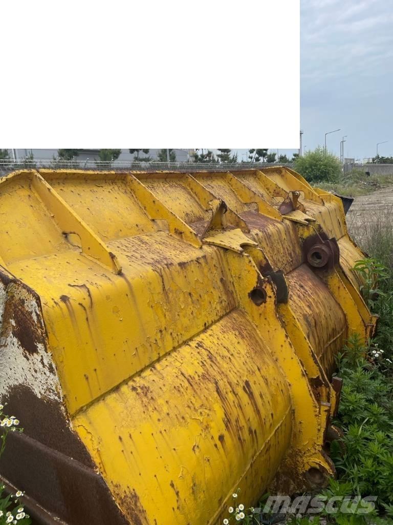 CAT 980 B Kolové nakladače