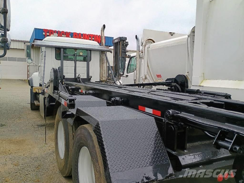 Mack CV 713 Lanový nosič kontejnerů
