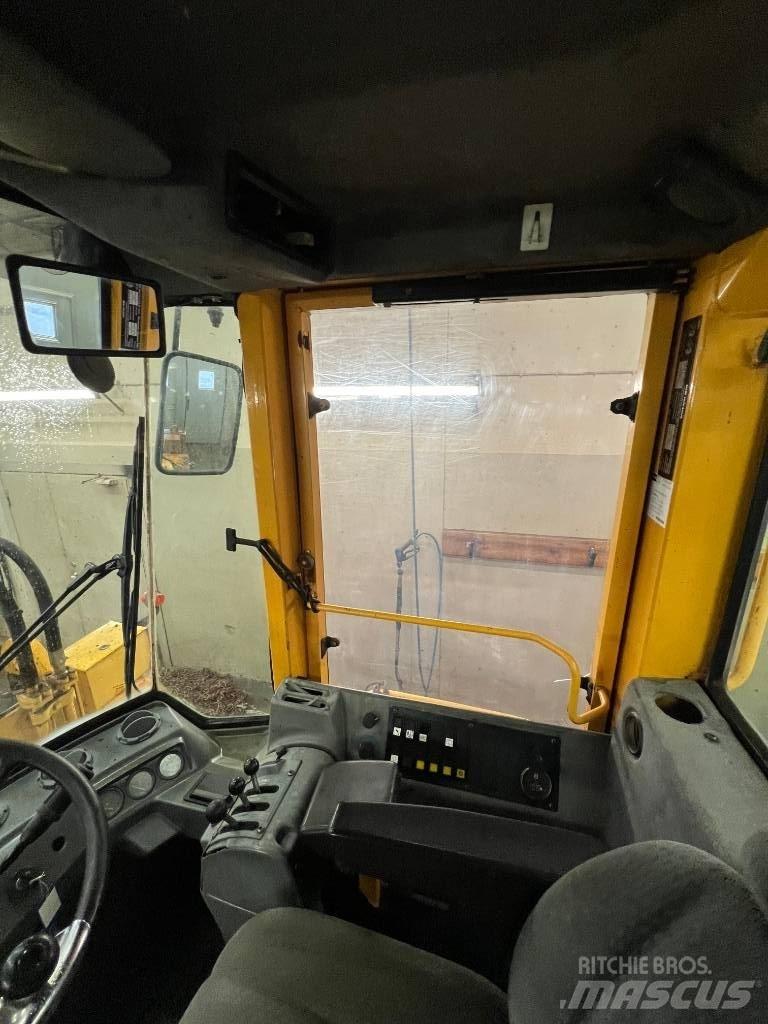 Volvo L90 B Kolové nakladače