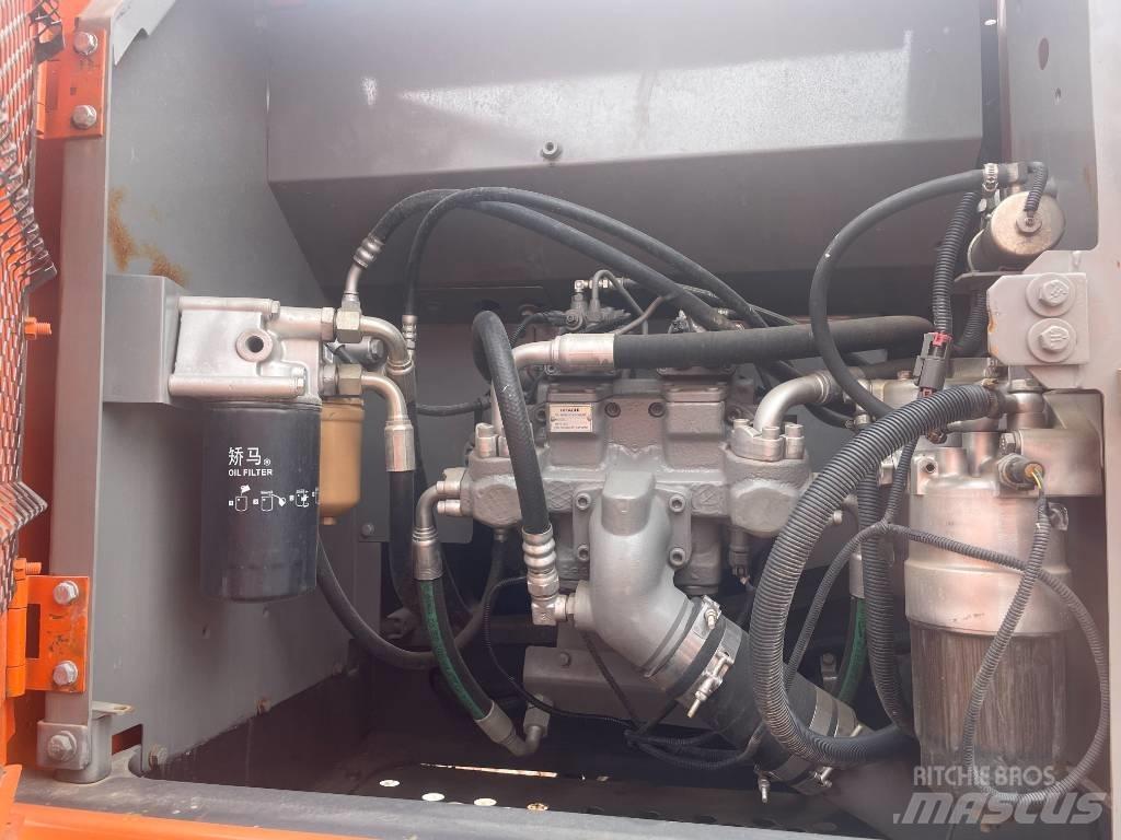 Hitachi ZX 200 Pásová rýpadla