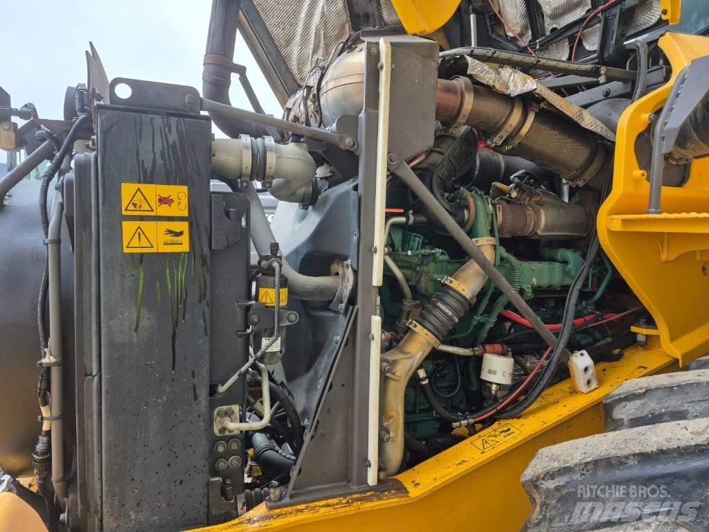 Volvo L90G Kolové nakladače