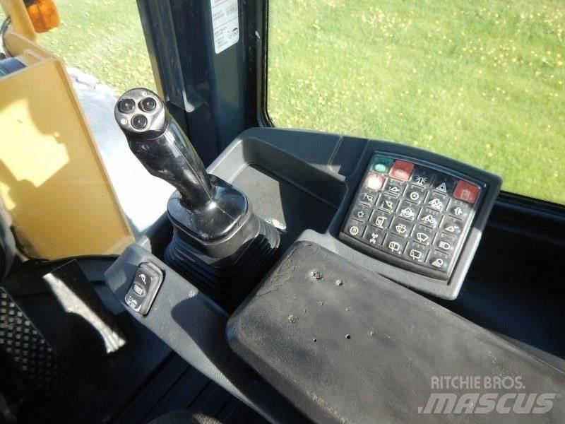 John Deere 624K Kolové nakladače