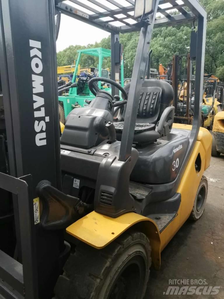 Komatsu 30 Teleskopické manipulátory