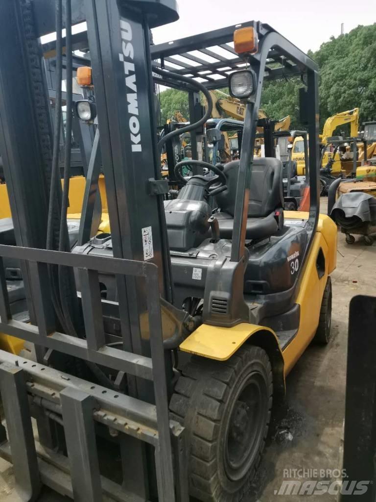 Komatsu 30 Teleskopické manipulátory