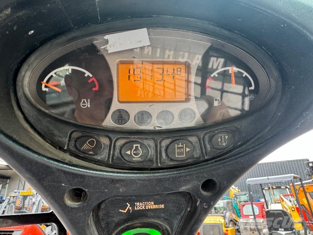 Bobcat S 450 Smykem řízené nakladače