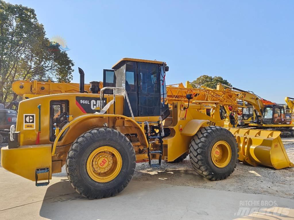 CAT 966 L Kolové nakladače