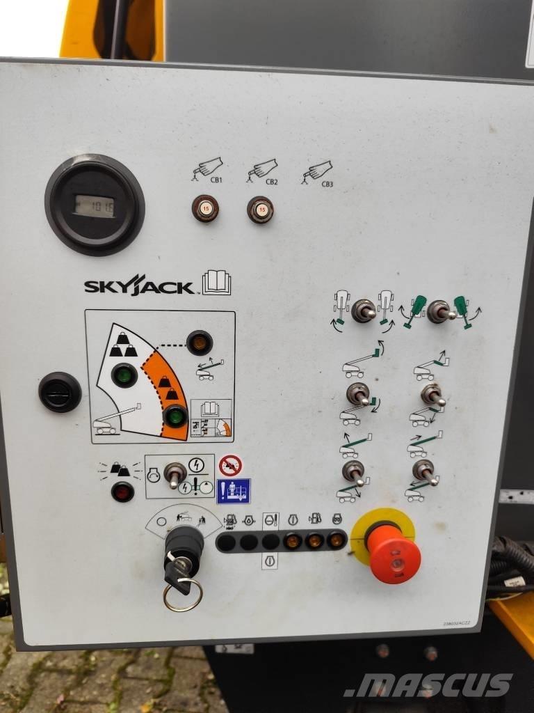 SkyJack SJ 45 T+ Teleskopické plošiny