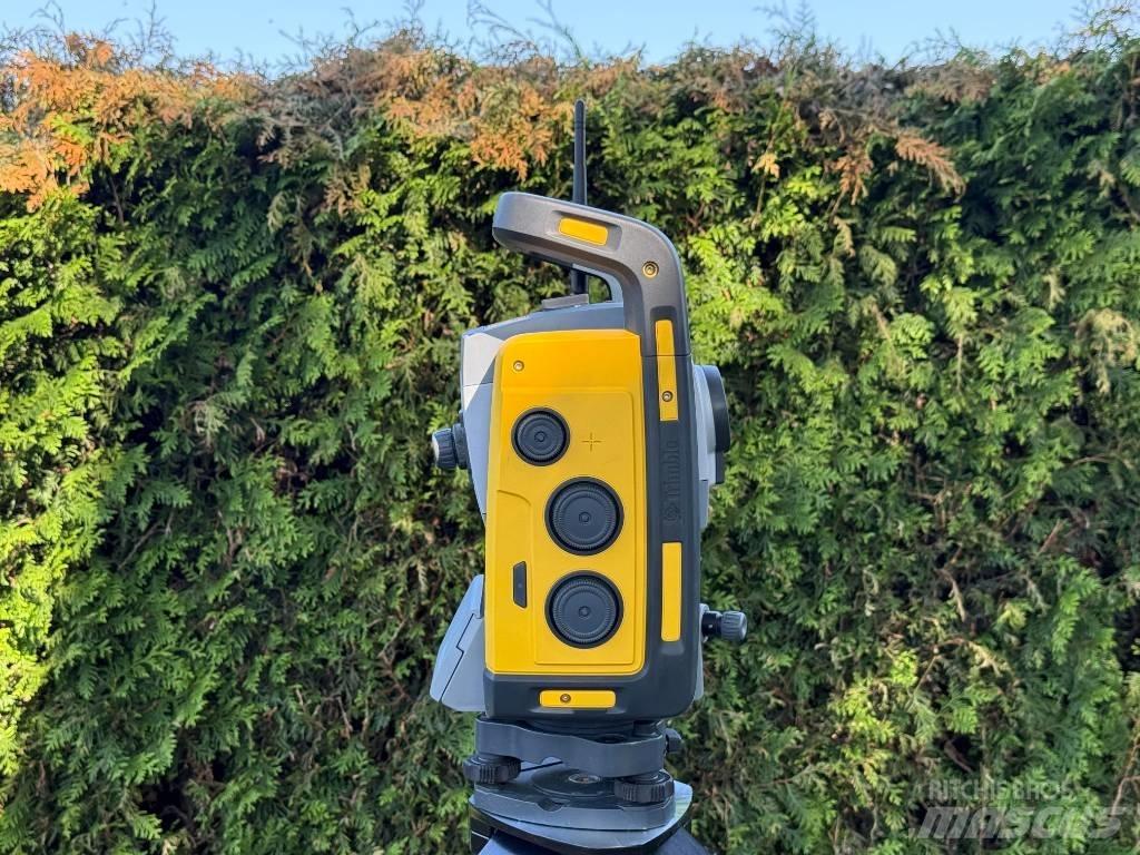 Trimble RTS573 Přístroje, měřící a automatizační zařízení