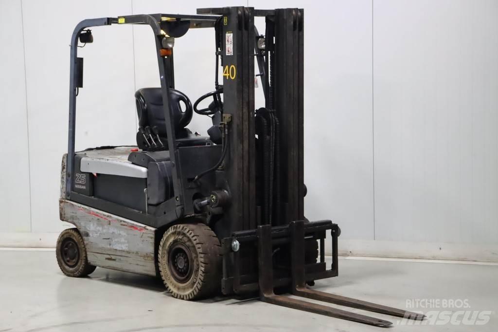 Nissan Q02L25CU Akumulátorové vozíky
