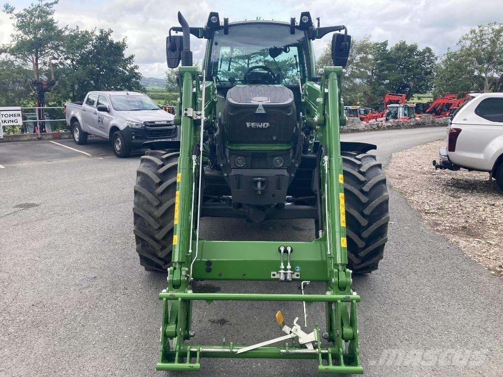 Fendt 211 Traktory