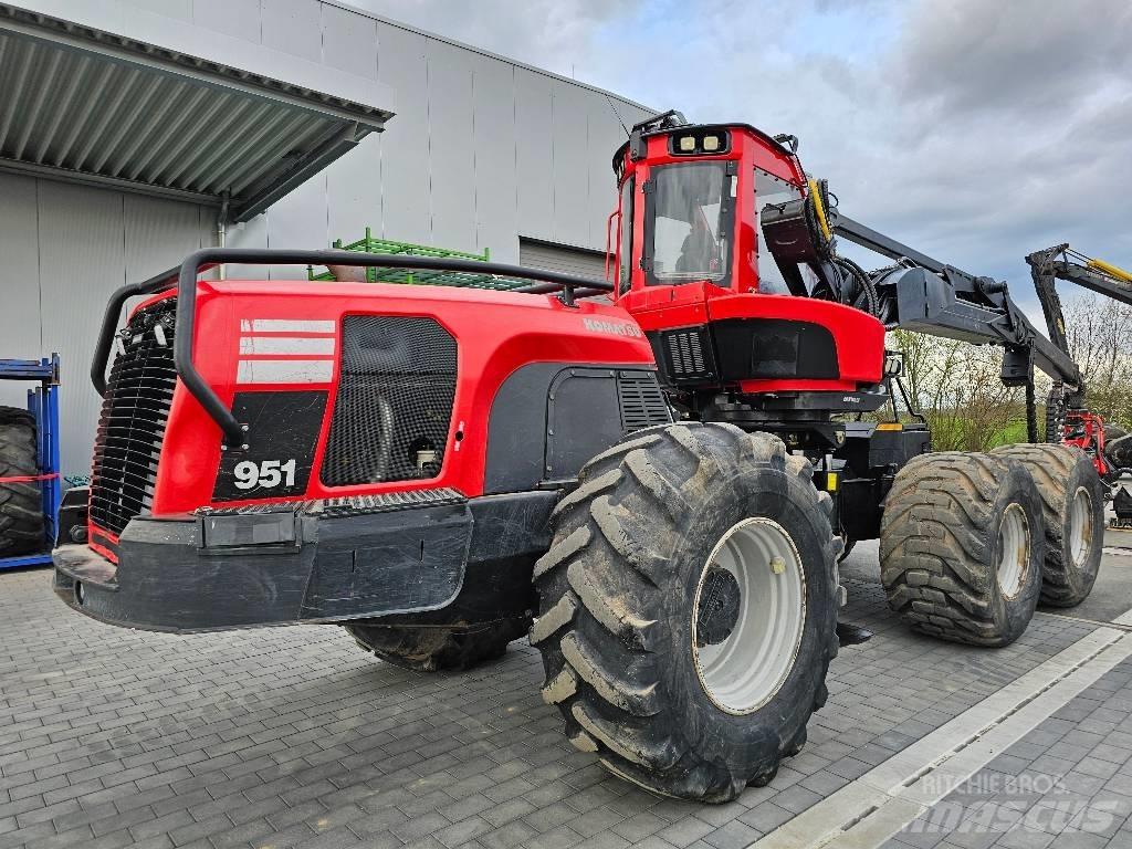 Komatsu 951 Harvestory