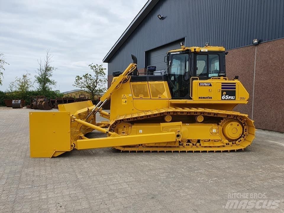 Komatsu D 65 PX-17 Pásové dozery