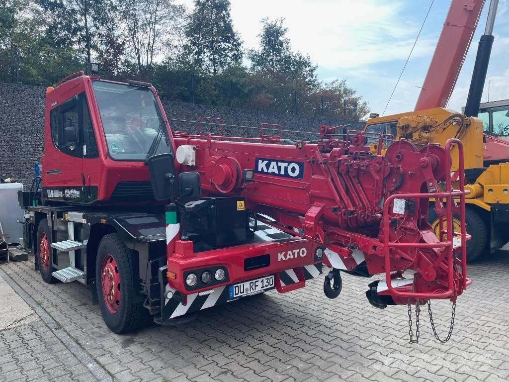 Kato CR-130Rf Jeřáby pro těžký terén