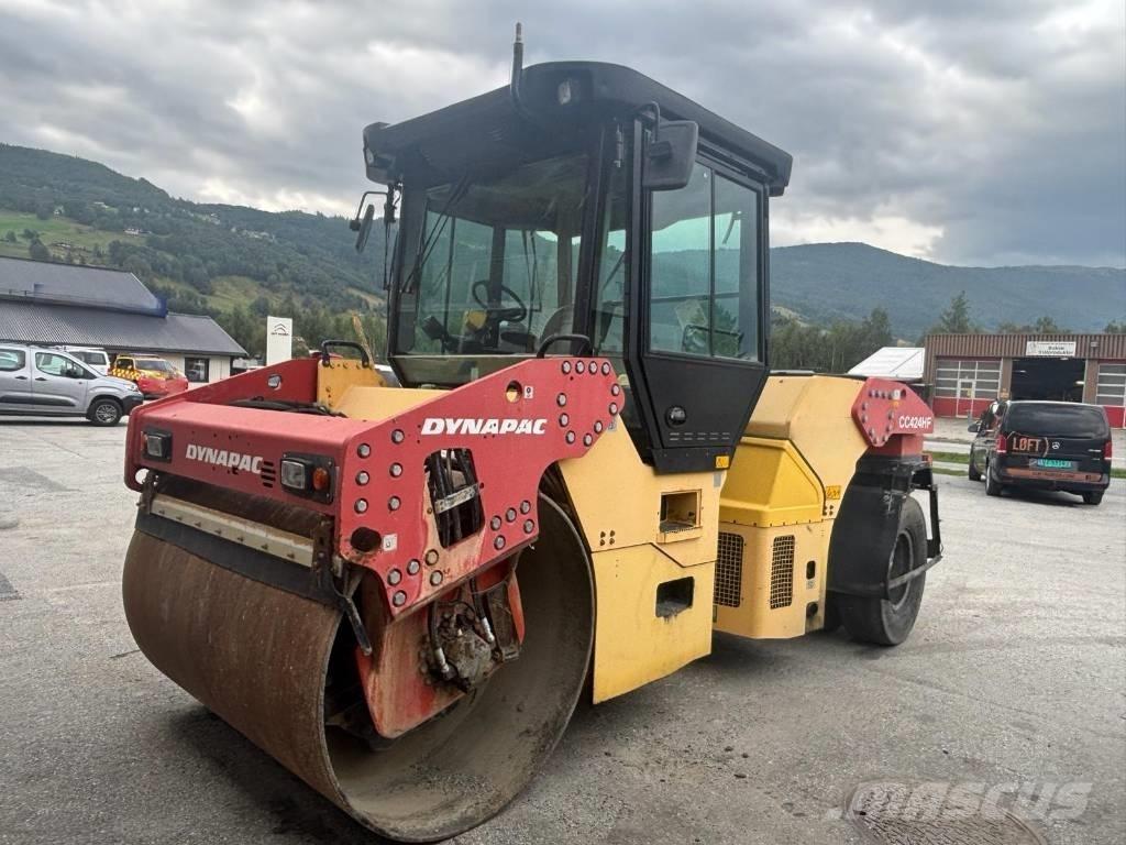 Dynapac CC 424 CHF Tahačové válce