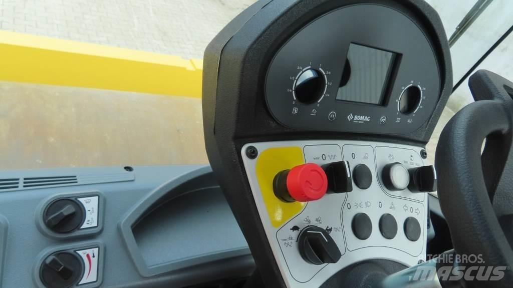 Bomag BW177 D-5 Tahačové válce