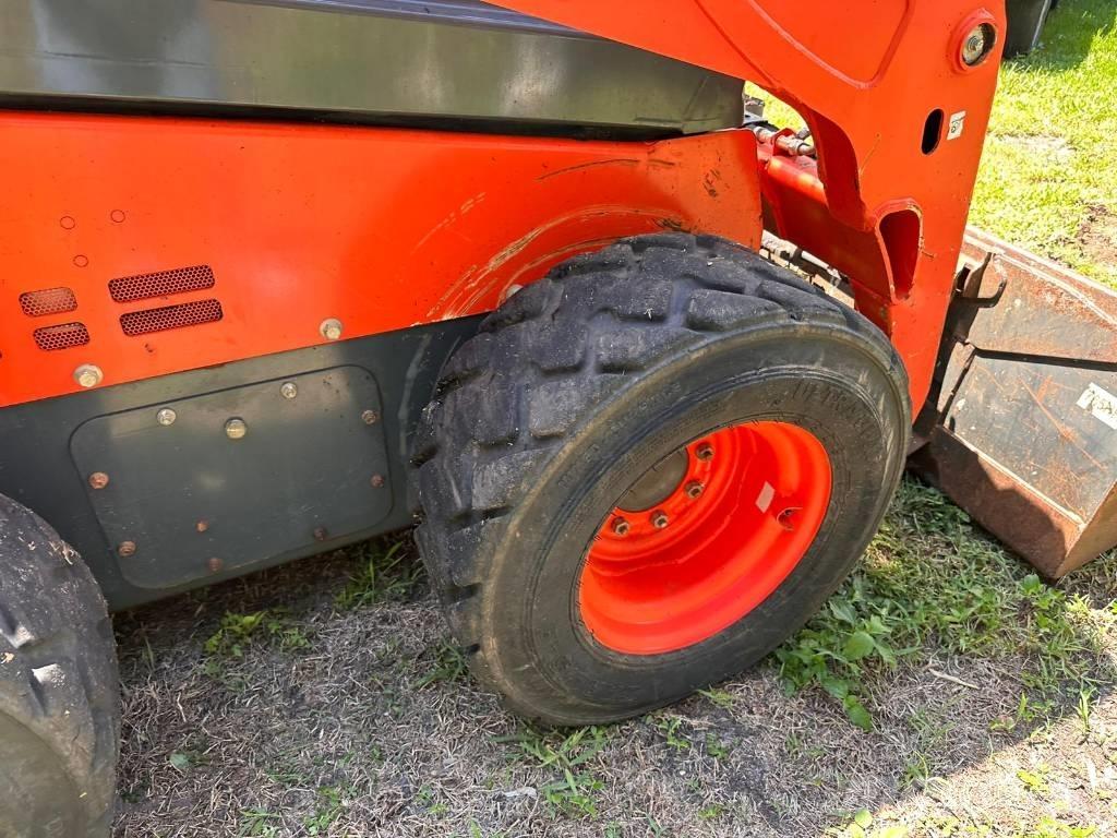 Kubota SSV 75 Smykem řízené nakladače