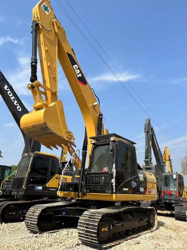 CAT 320D2 Midi rýpadla 7t - 12t