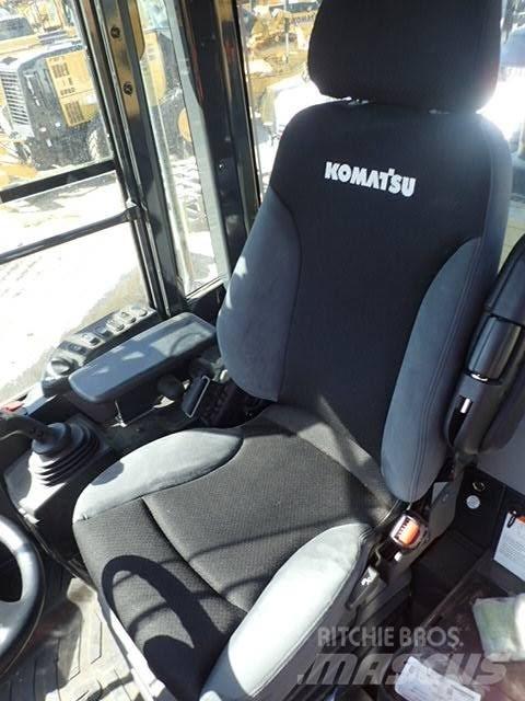 Komatsu WA320-8 Kolové nakladače