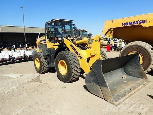 Komatsu WA320-8 Kolové nakladače
