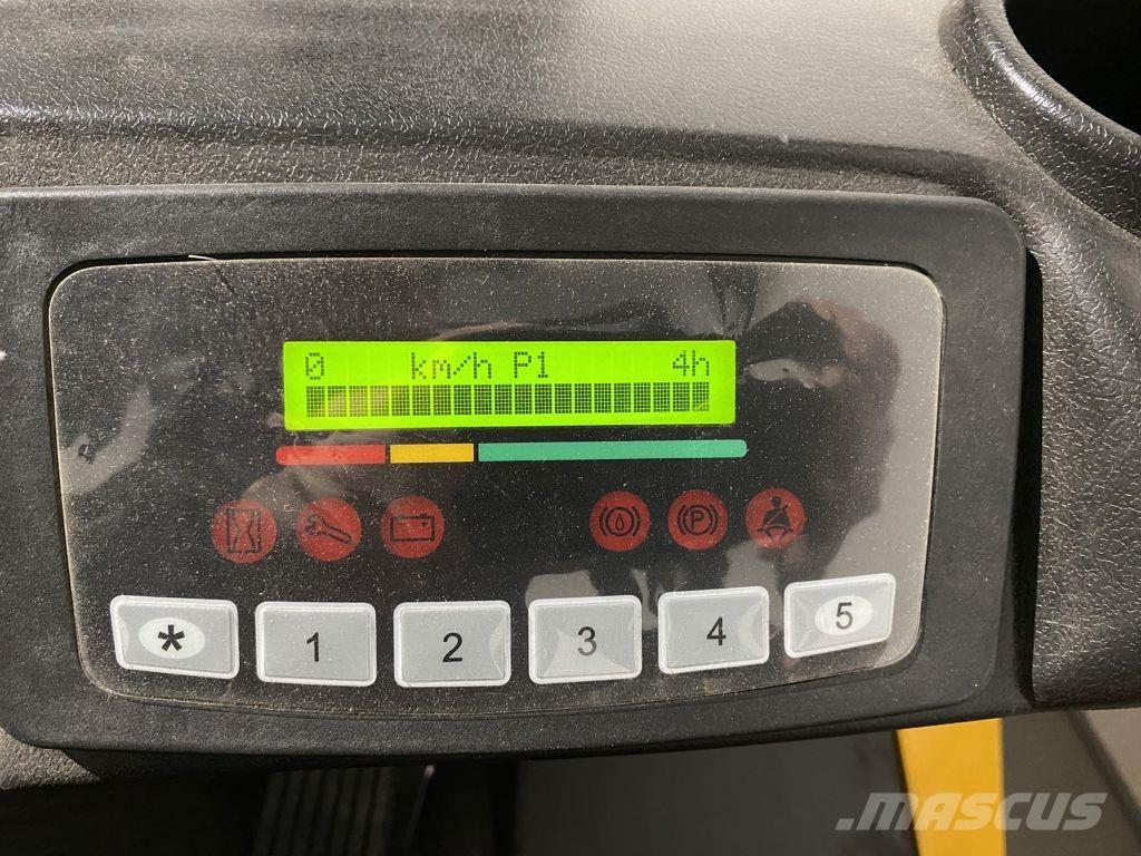 Hyundai 30B-7A Akumulátorové vozíky