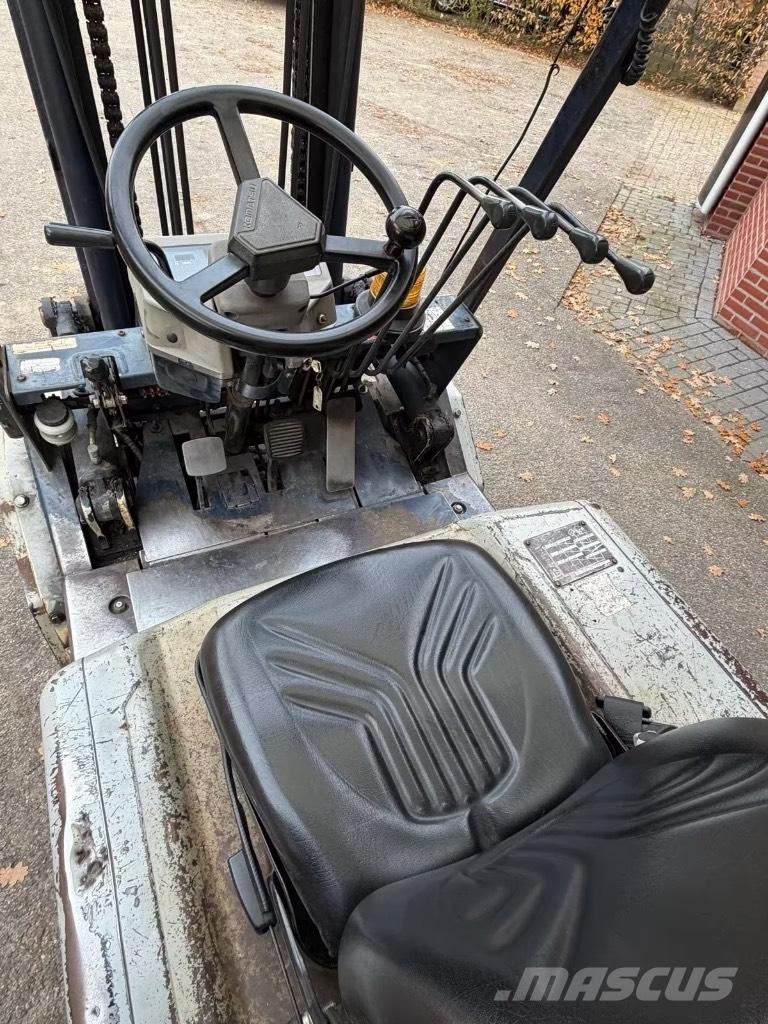 Komatsu FD30T-11E Dieselové vozíky